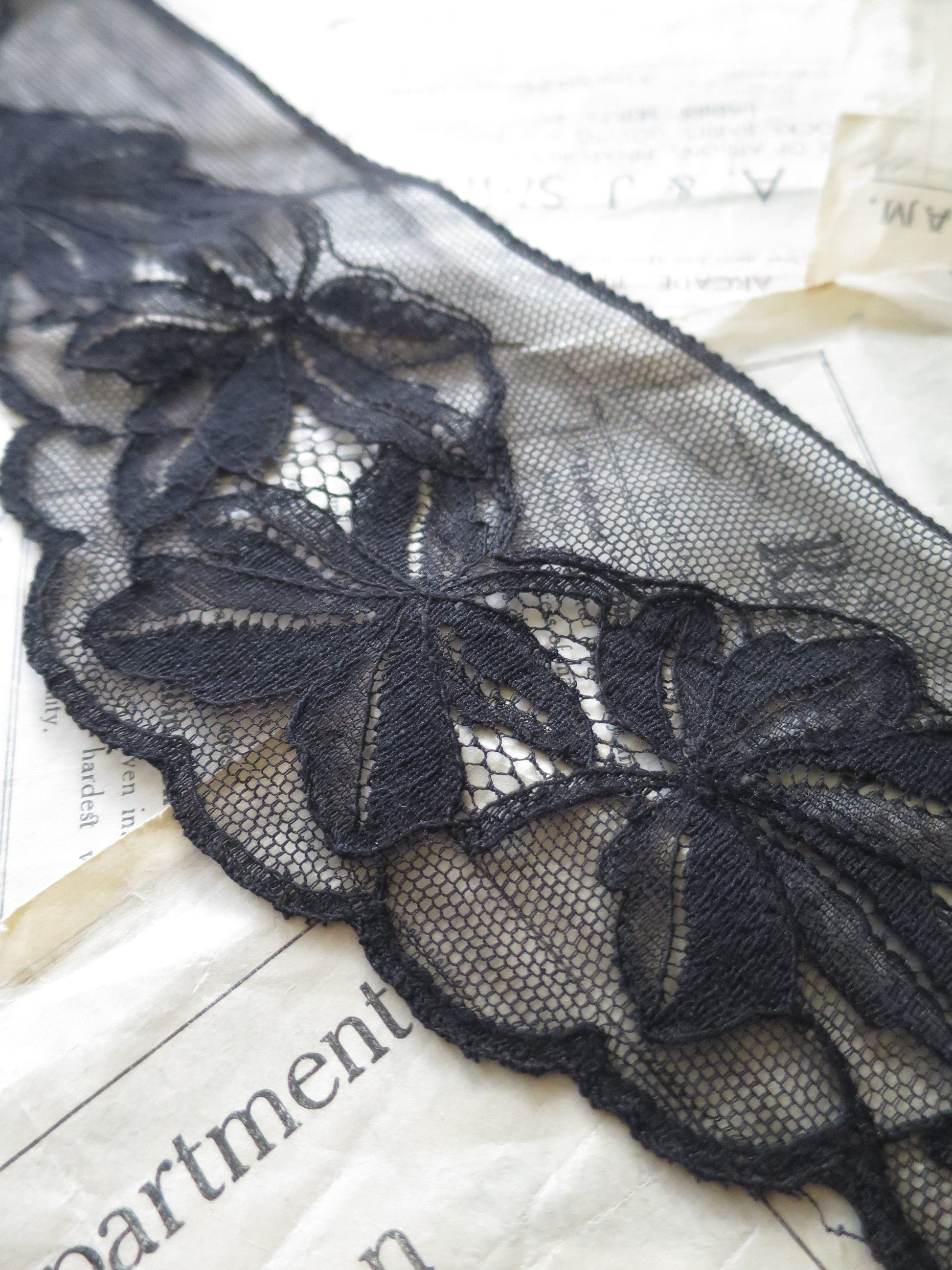 Black English Nottingham Lace- Large Leaves- 9.8 cm