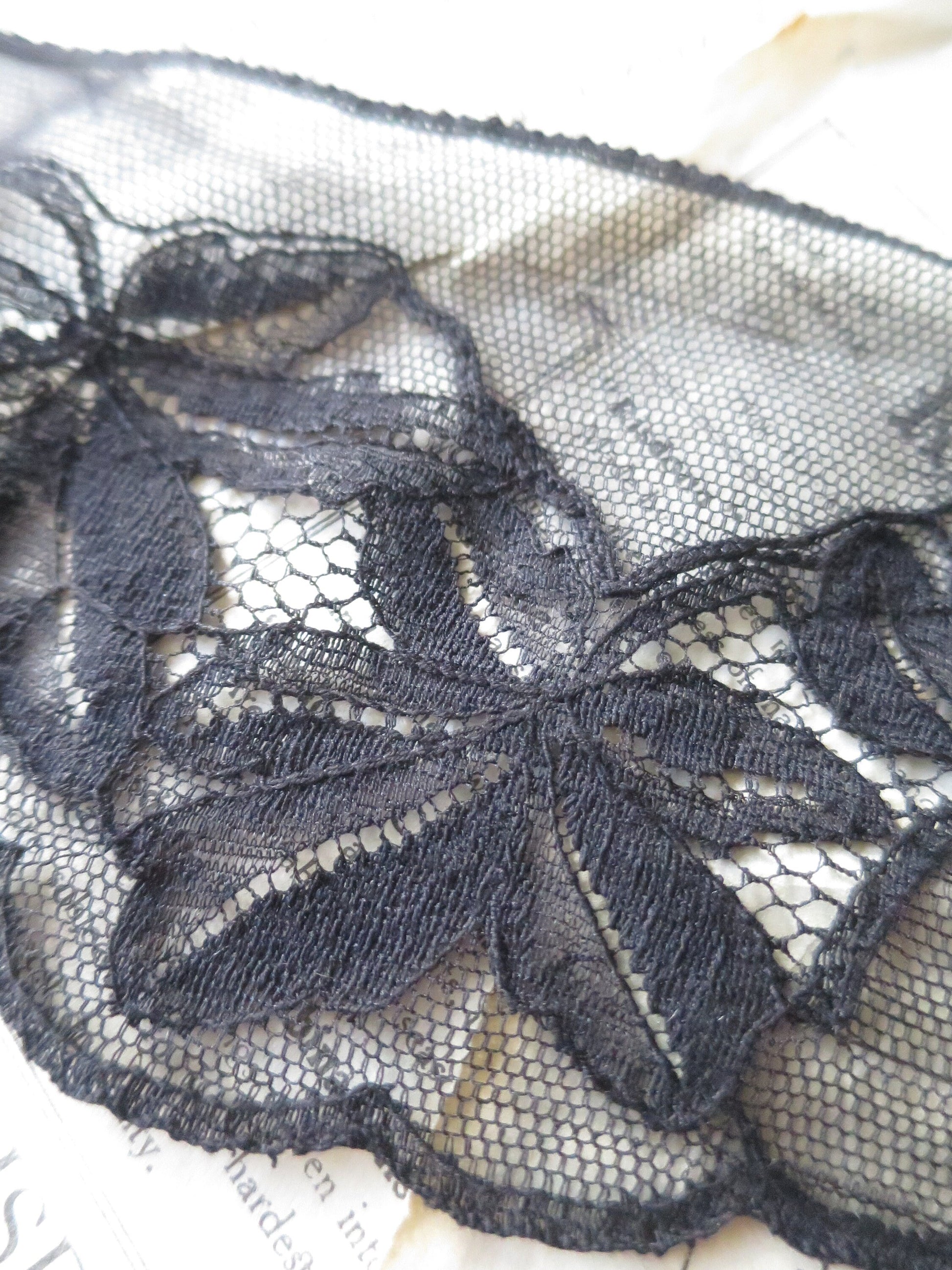 Black English Nottingham Lace- Large Leaves- 9.8 cm