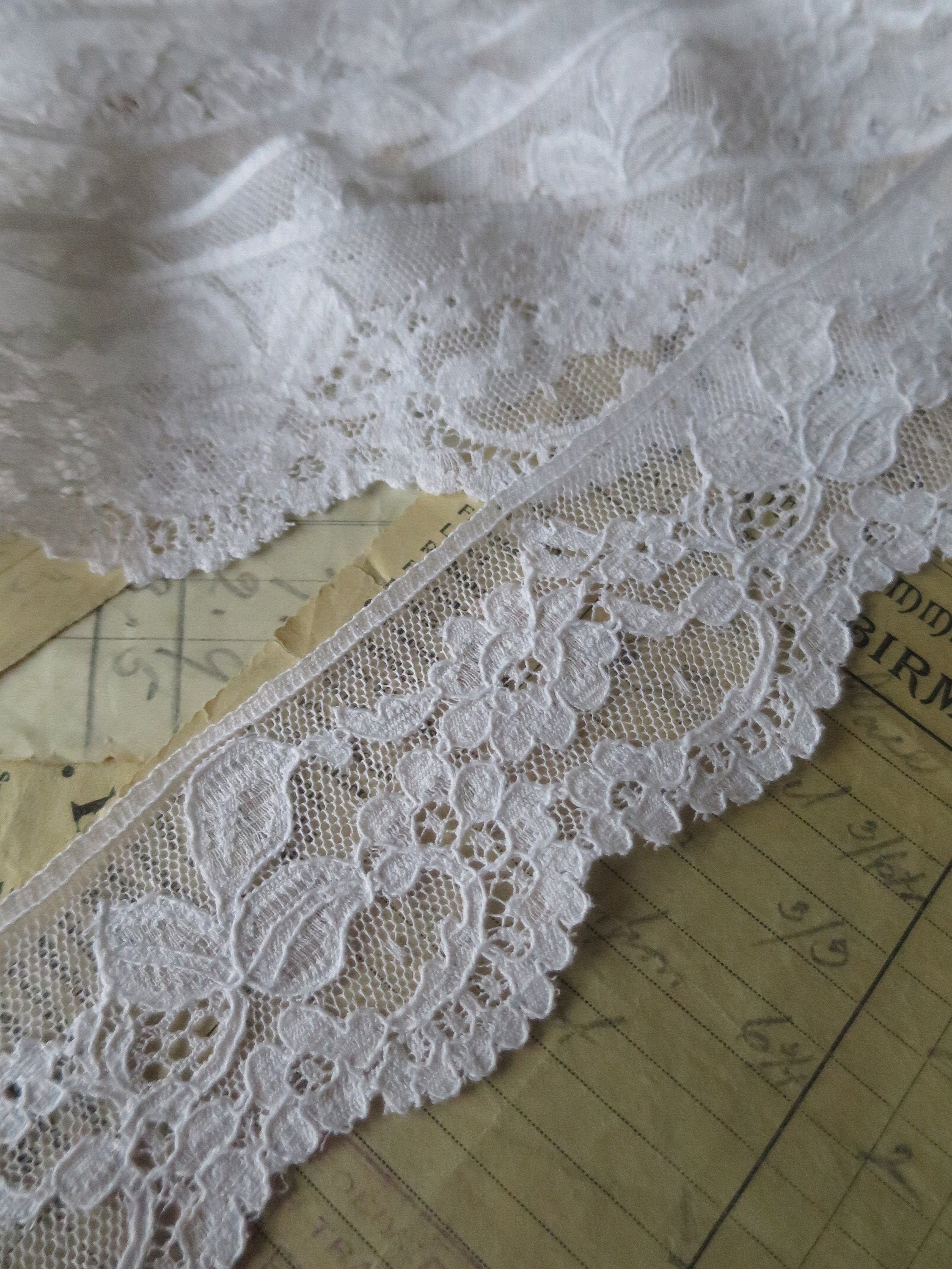 White English Nottingham Lace- Chantilly Swags & Flowers 5.5 cm