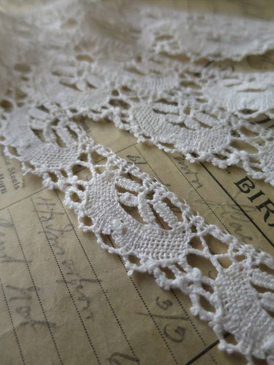 Off White English Nottingham Lace- Torchon Crescents- 3 cm