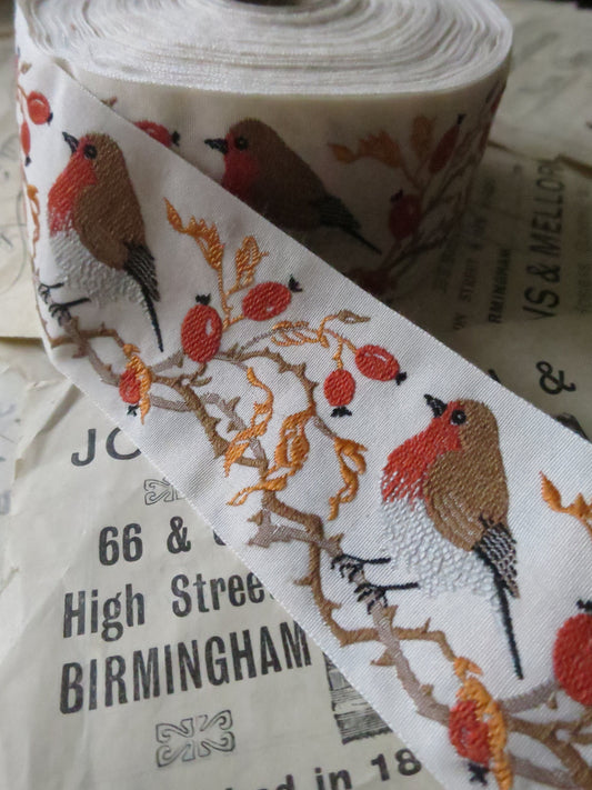 Robins & Rose Hips 40 mm Jacquard Woven Ribbon- Cream