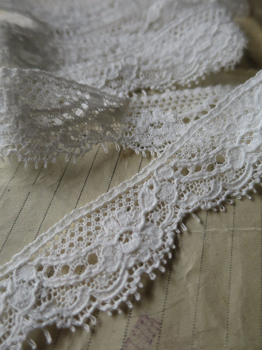 Off White English Nottingham Lace- Raised Floral Swags Point Lace- 3 cm