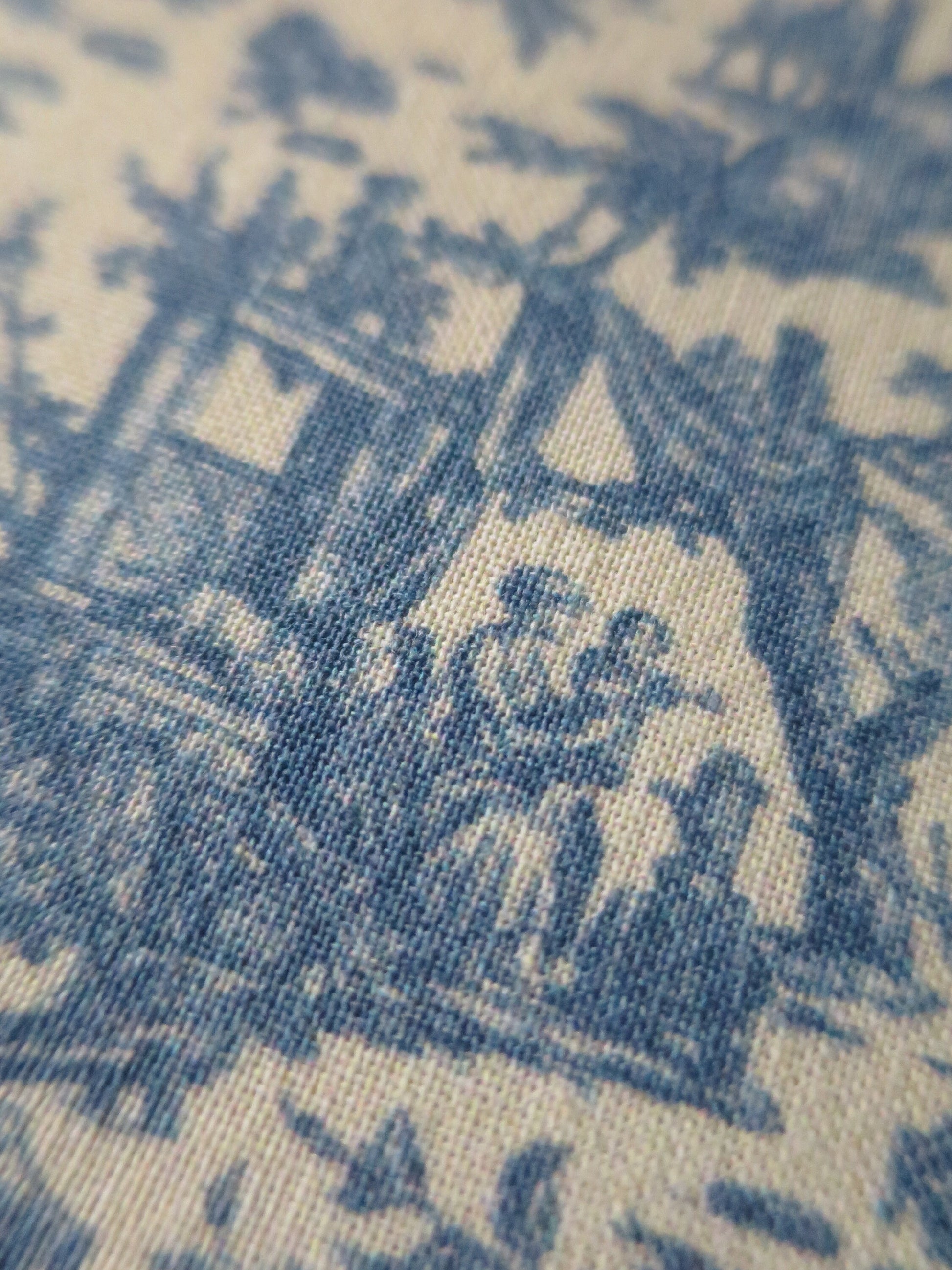 Sajou Fat Quarter Blue Miniature L'offrand a l'Amour- Toile du Jouy- The Gift Of Love