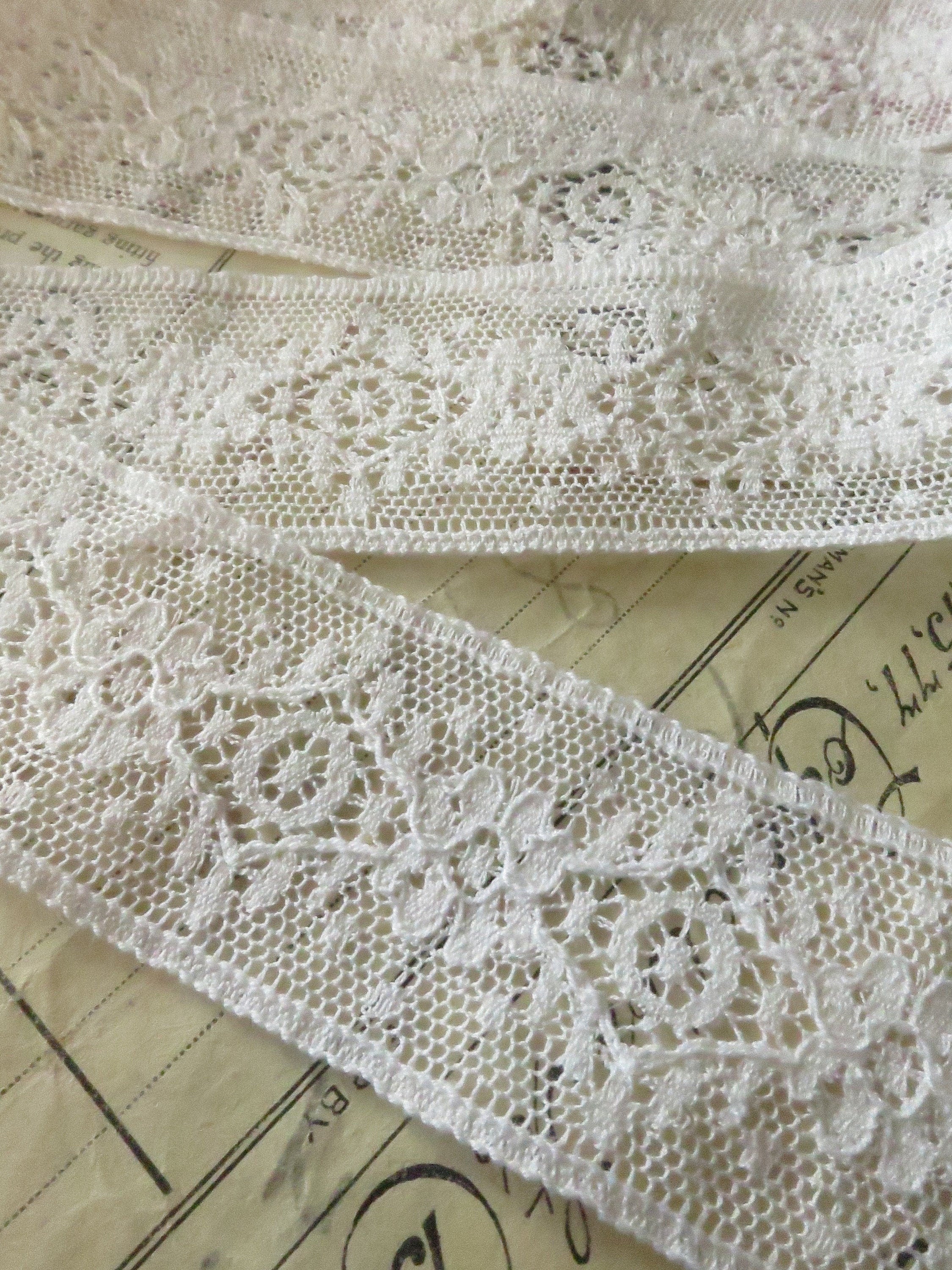 White English Nottingham Lace- Diamond & Floral Point- Insertion- 3.5 cm