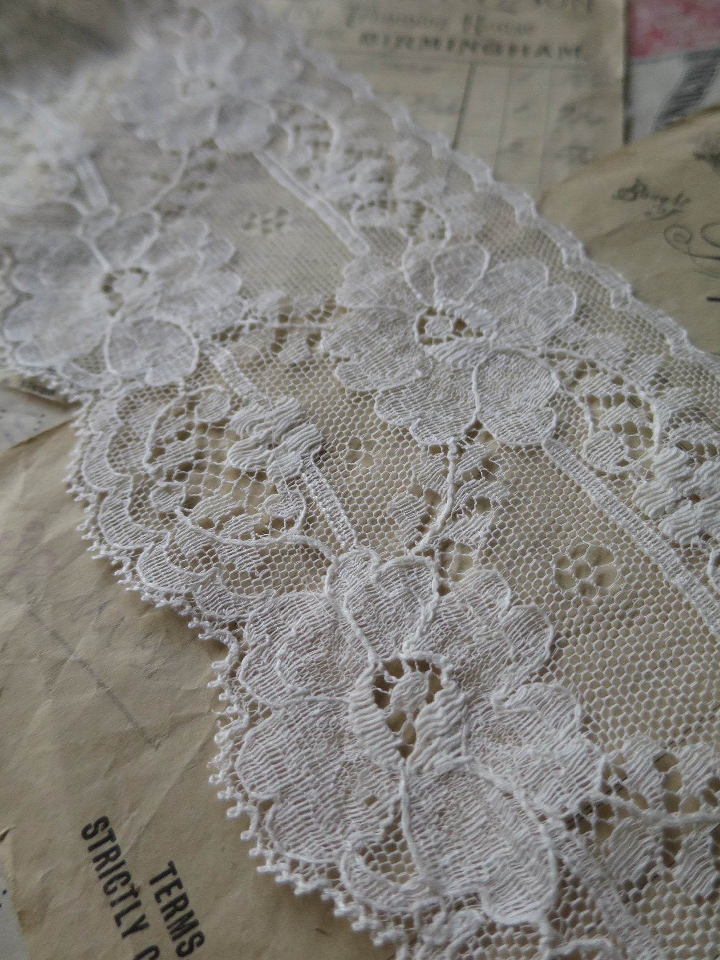 Ecru English Nottingham Lace- Roses- Galloon- 9.5 cm