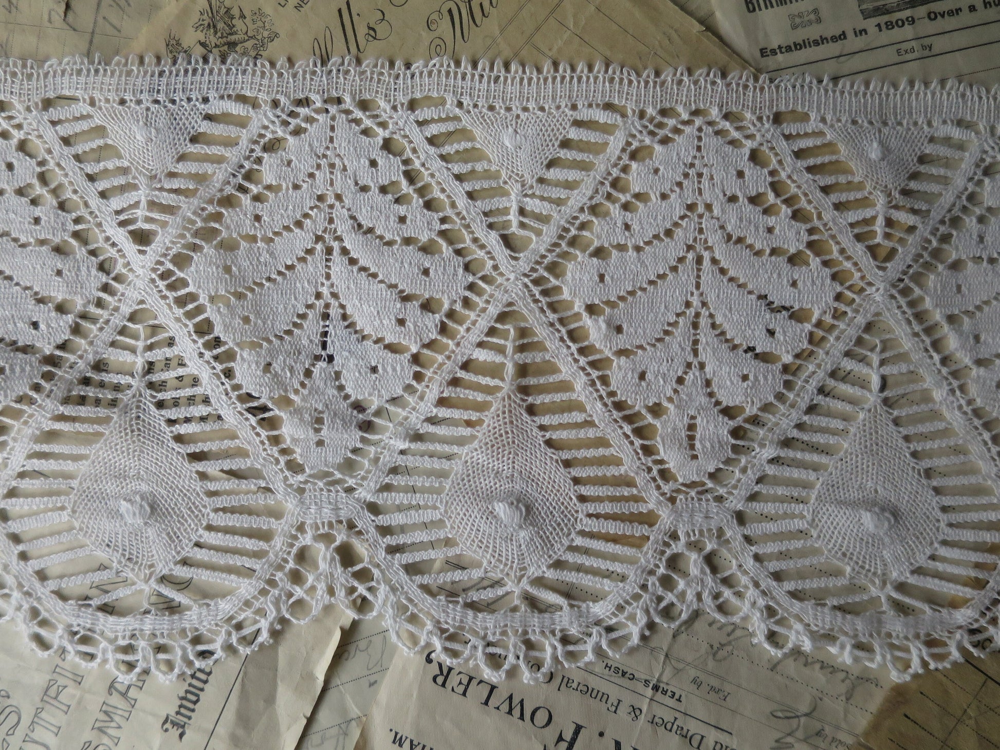 Off White English Nottingham Cluny Lace- Bedfordshire/ Le Puy Guipure Leaves- 15.5 cm