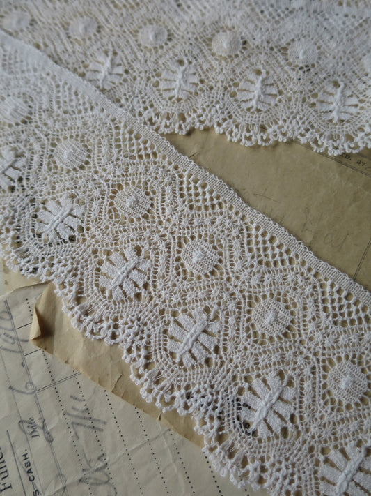 Off White English Nottingham Lace- Le Puy/ Bedfordshire Guipure- 7cm