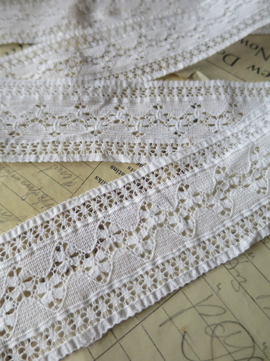 White English Nottingham Lace- Floral Waves- Insertion- 4.5 cm