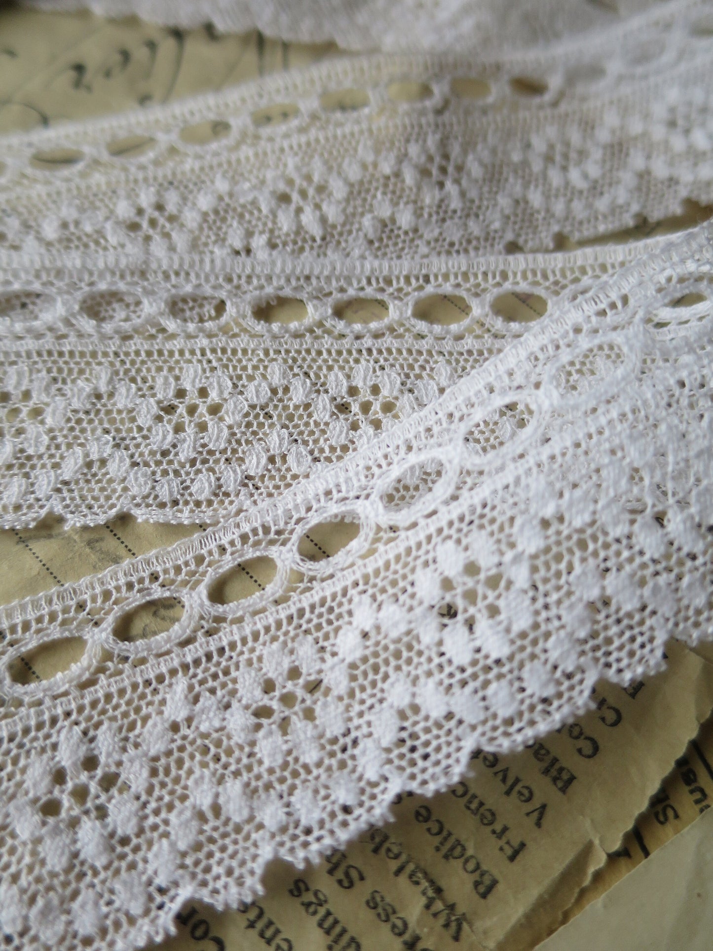 White English Nottingham Lace- Diamond Spots- Eyelet Lace- 3.7 cm