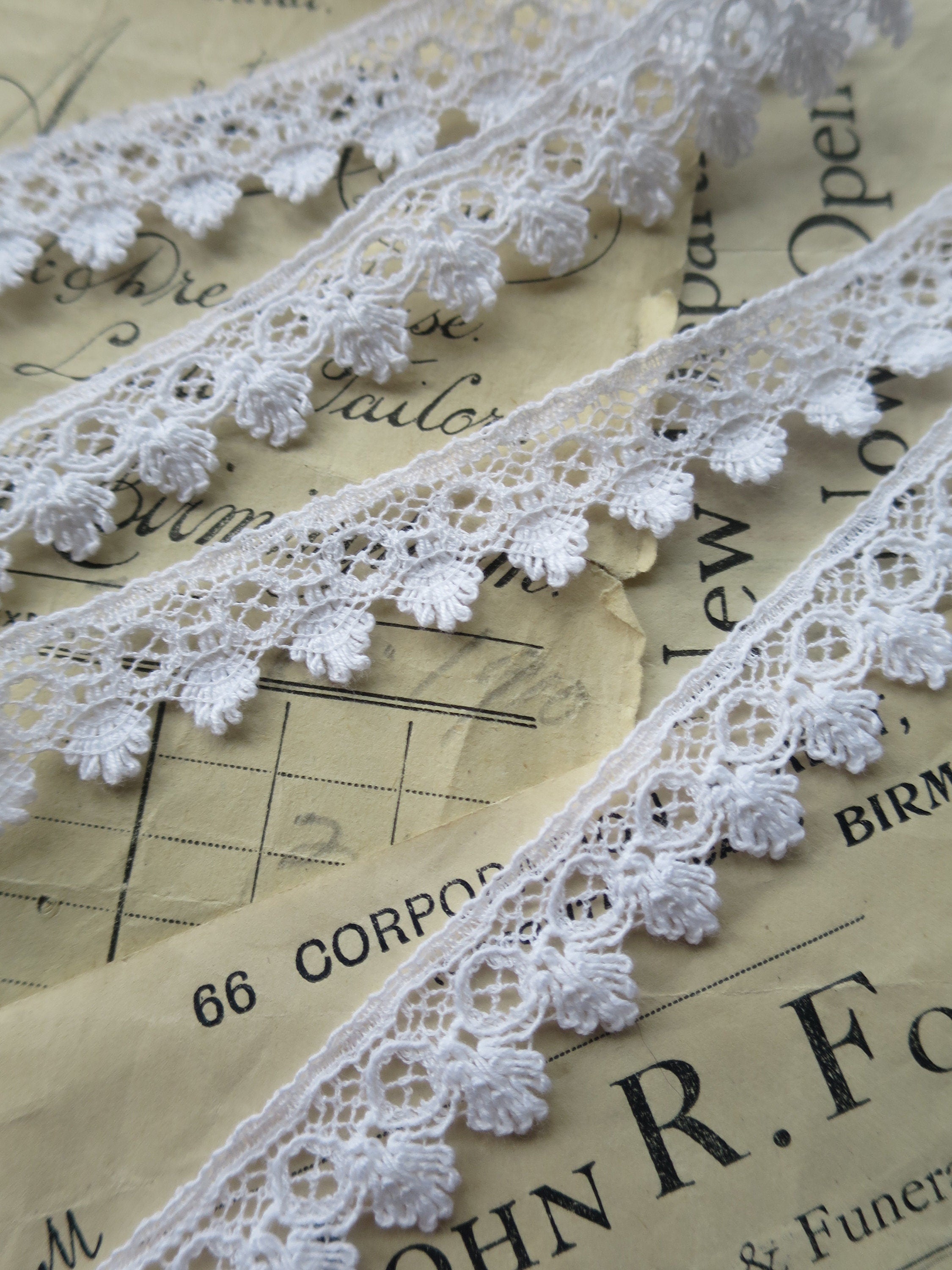 White English Nottingham Lace- Bucks Fans- 1.8 cm