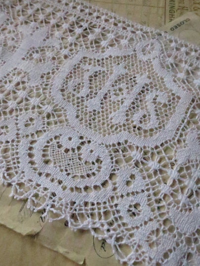 Remnants White English Nottingham Cluny Lace- Liturgical Ecclesiastical- 16.5 cm