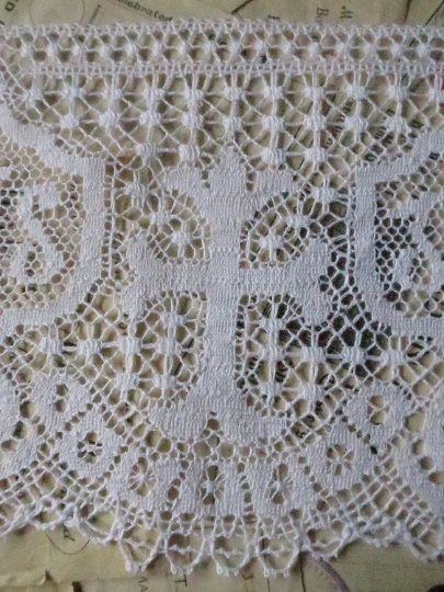 Remnants White English Nottingham Cluny Lace- Liturgical Ecclesiastical- 16.5 cm