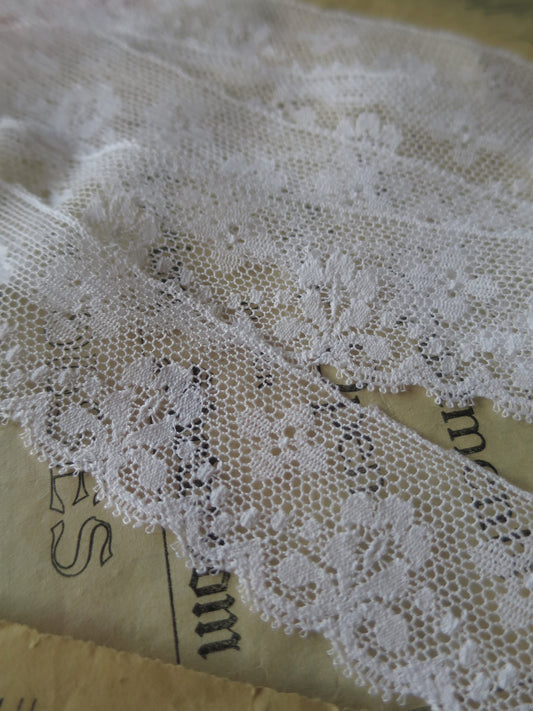 White English Nottingham Lace- Valenciennes Floral Spot- 3.5 cm