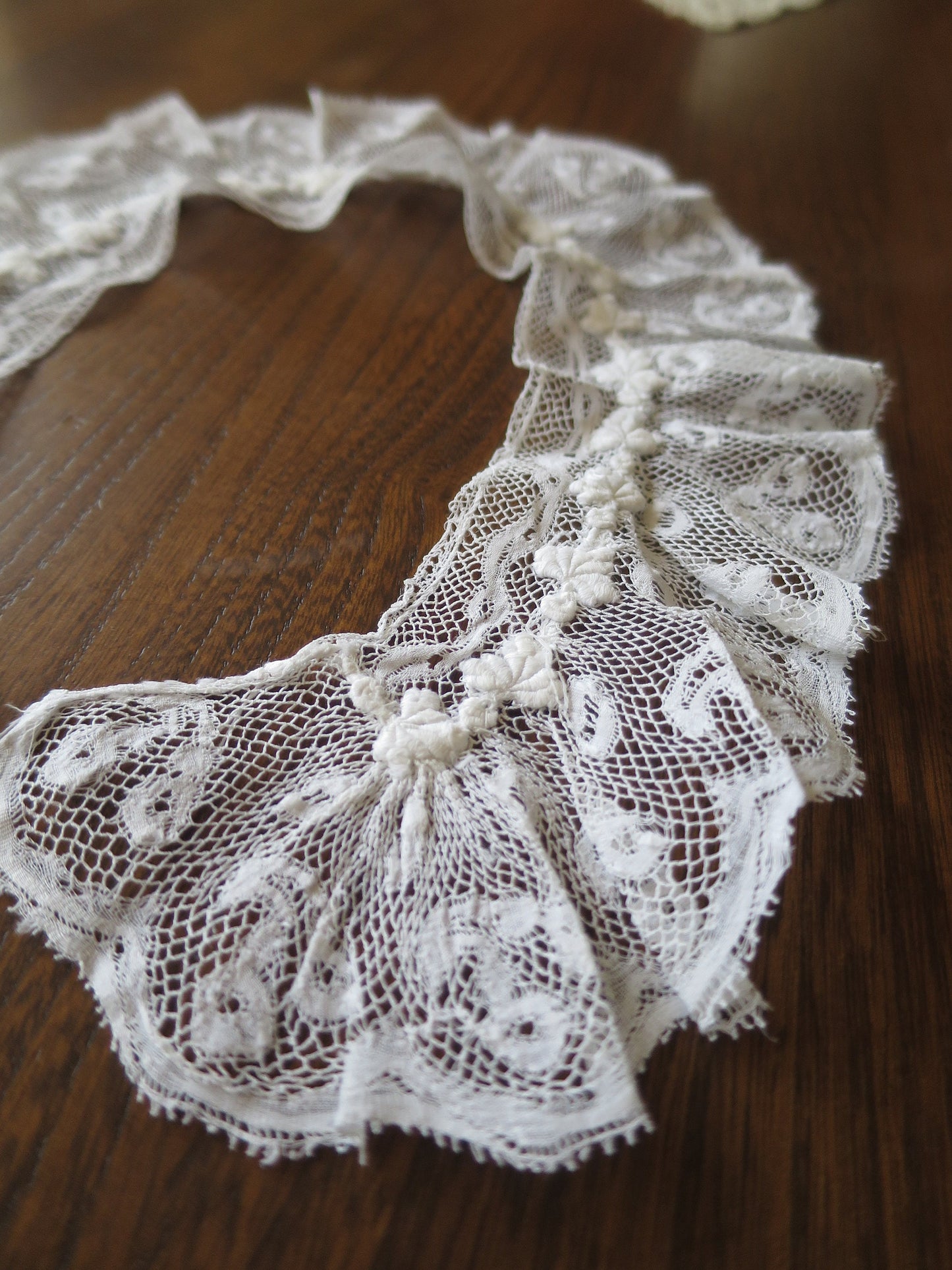 Antique Handmade Valenciennes Bobbin Lace Collar