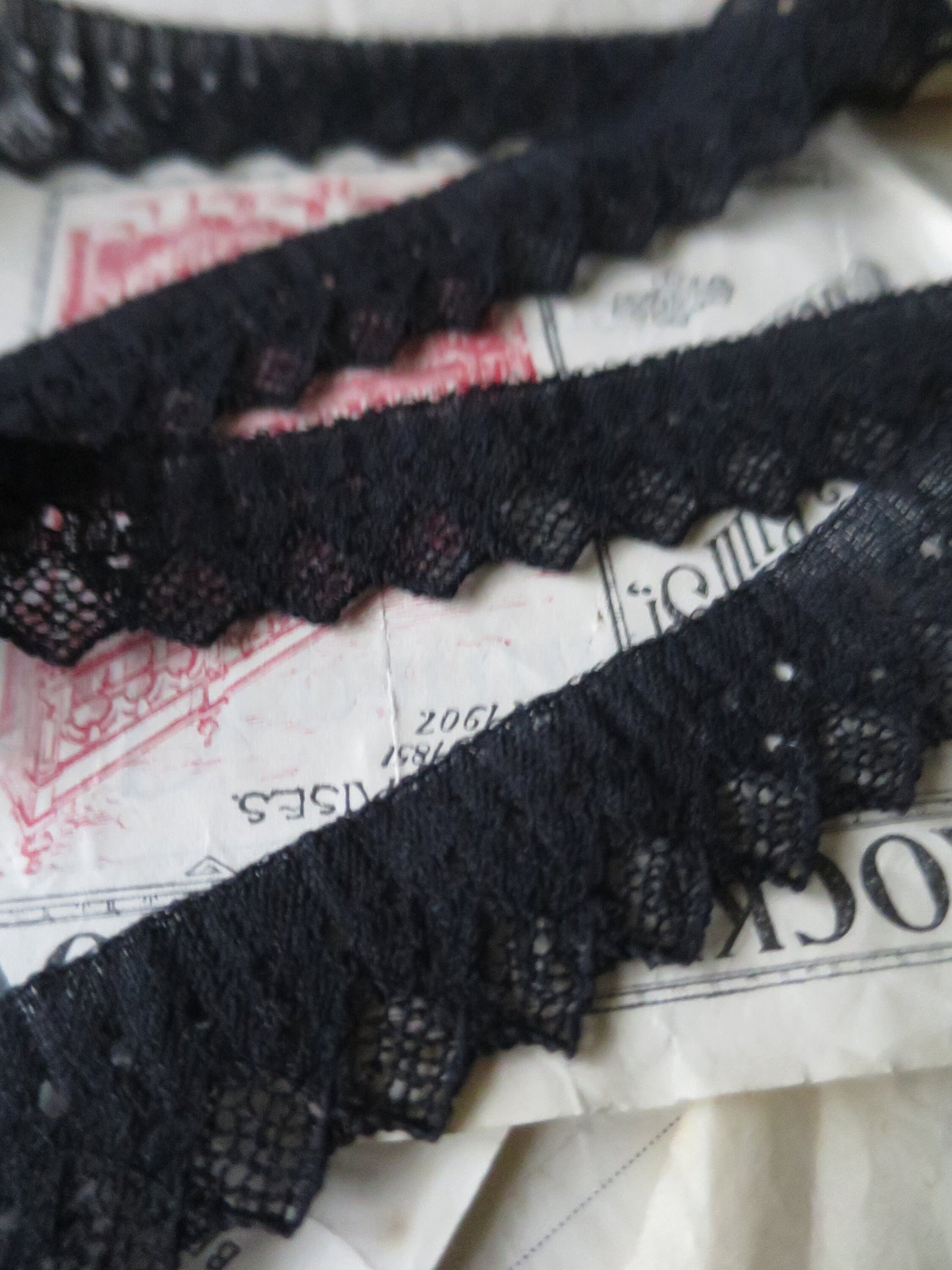 Black English Nottingham Lace- Zig Zag- 2 cm