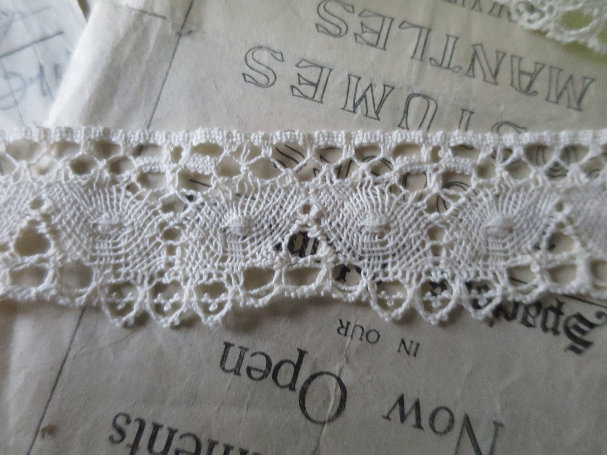 Ecru English Nottingham Cluny Lace- Openwork Torchon- 4.3 cm