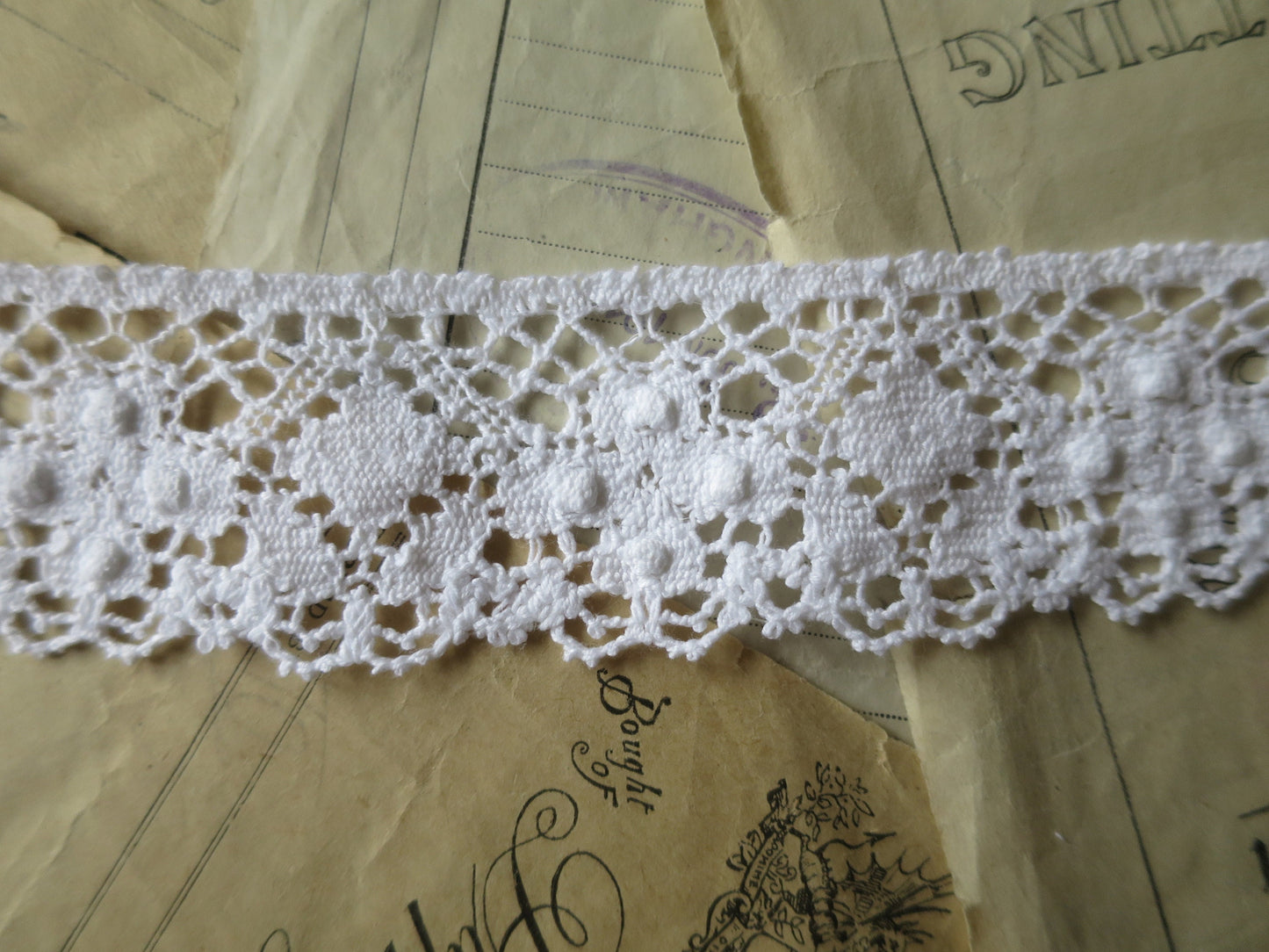 White English Nottingham Cluny Lace- Diamond & Raised Spots Torchon Guipure - 4.3 cm