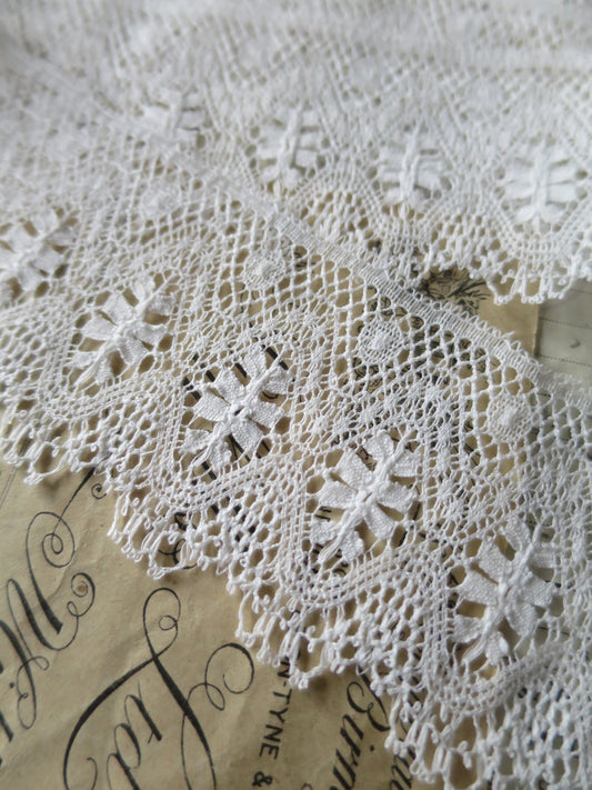 Off White English Nottingham Lace- Le Puy/ Bedfordshire Guipure- 5.5 cm