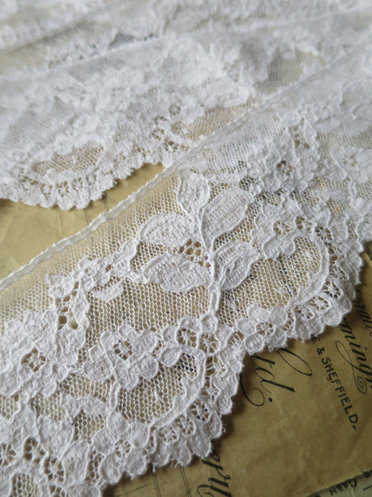 White English Nottingham Lace- Chantilly Swags & Flowers 7.5 cm