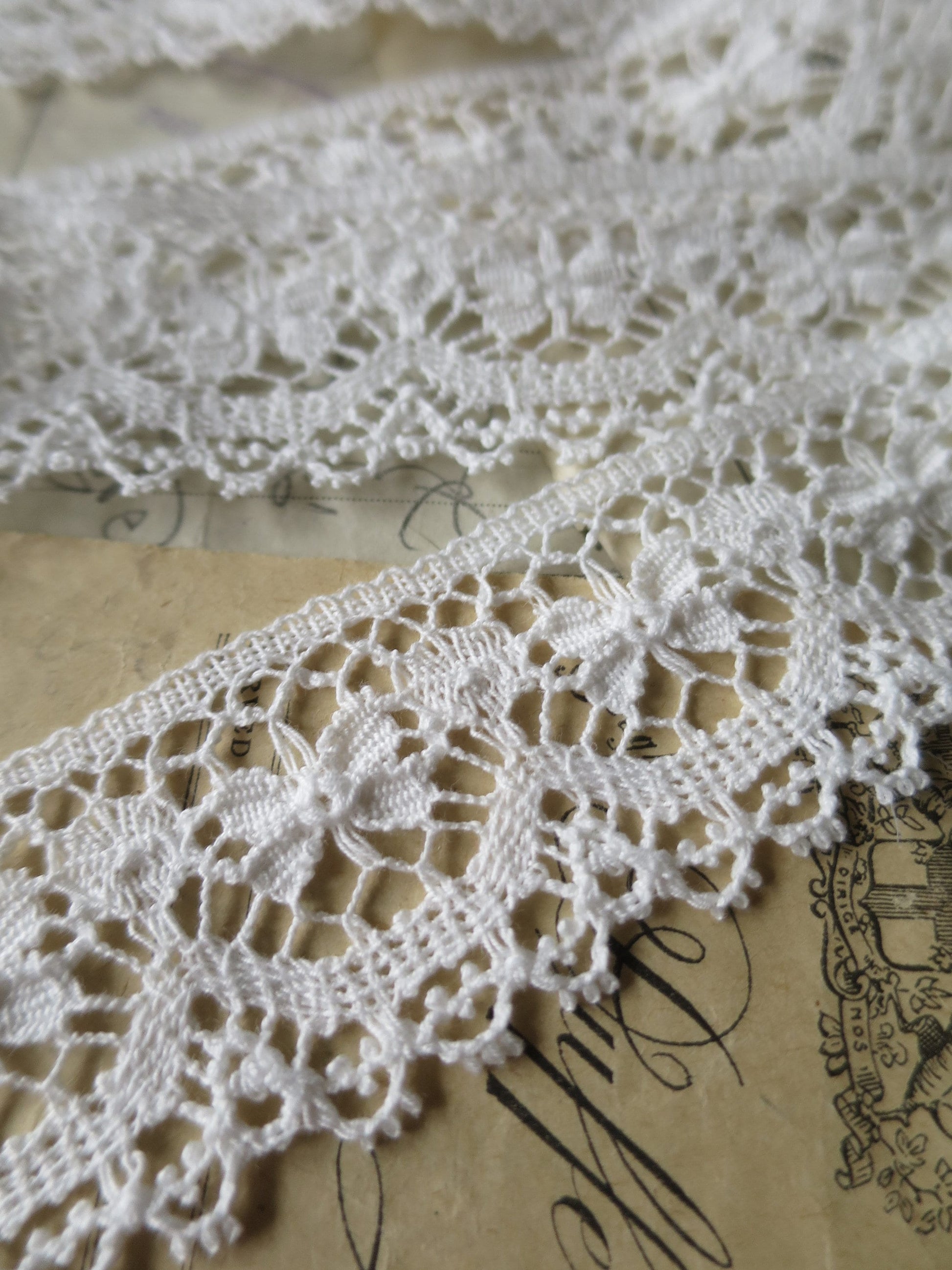 White English Nottingham Cluny Lace- Traditional Torchon Butterflies- 4.3 cm