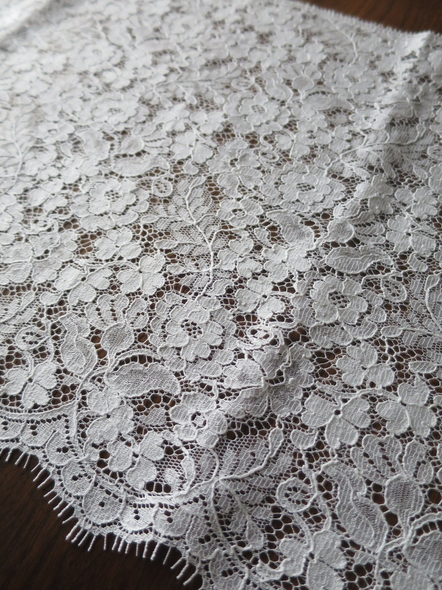 White English Nottingham Lace- Floral Eyelash - 30 cm