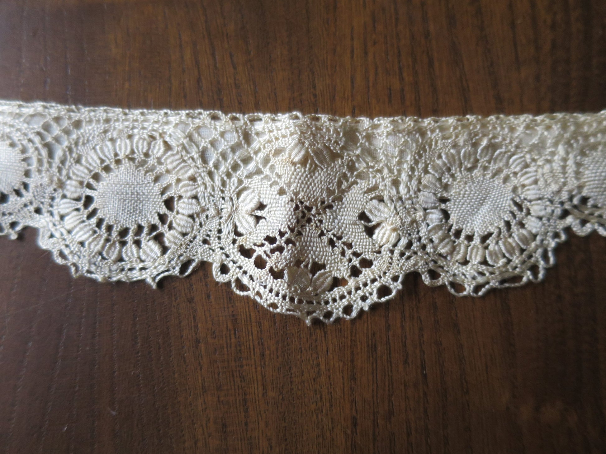 Antique Silk Maltese Bobbin Lace Neck Collar