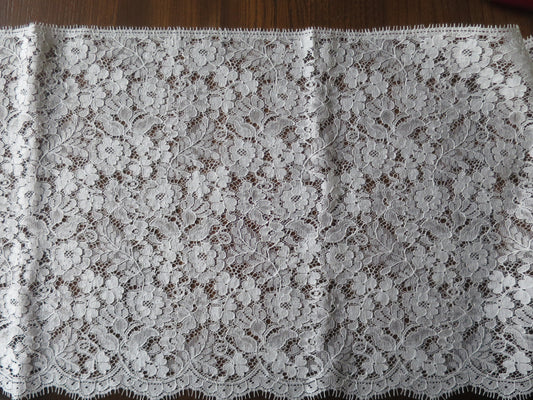 White English Nottingham Lace- Floral Eyelash - 30 cm