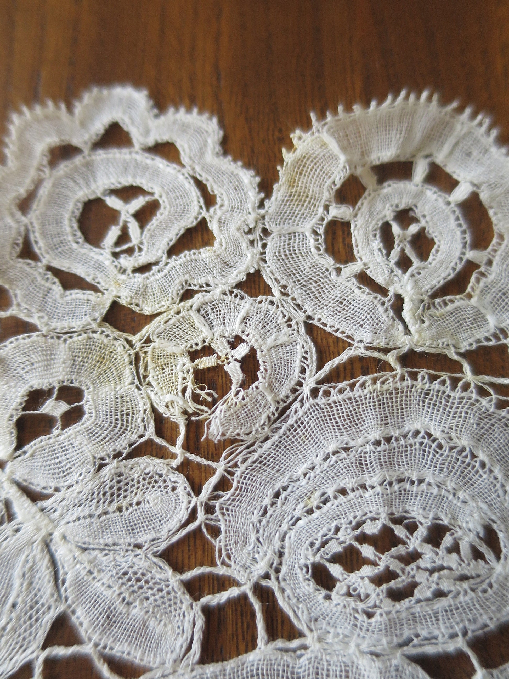 Antique Handmade Honiton Bobbin Lace Collar