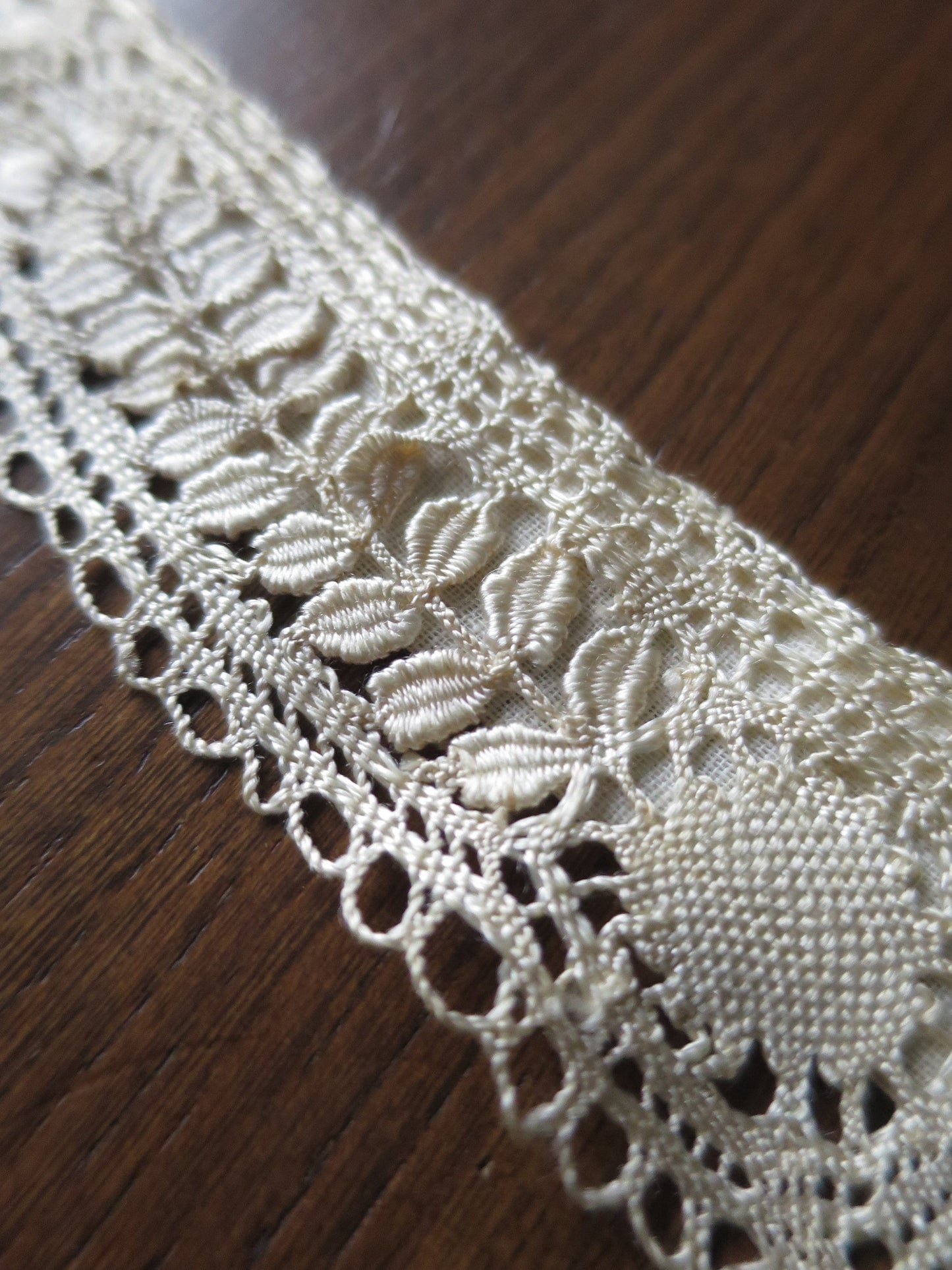 Antique Silk Maltese Bobbin Lace Neck Collar