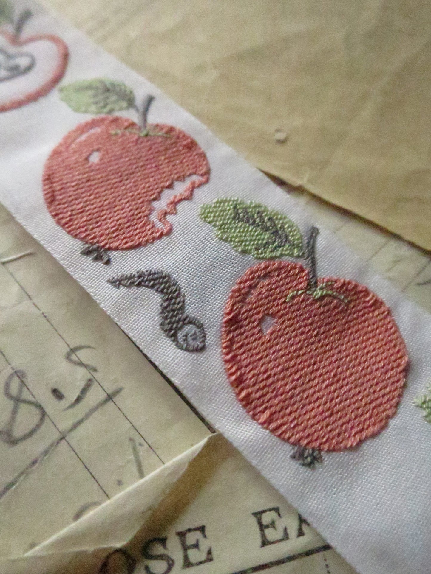 Apple & Worm- 32 mm Jacquard Woven Ribbon