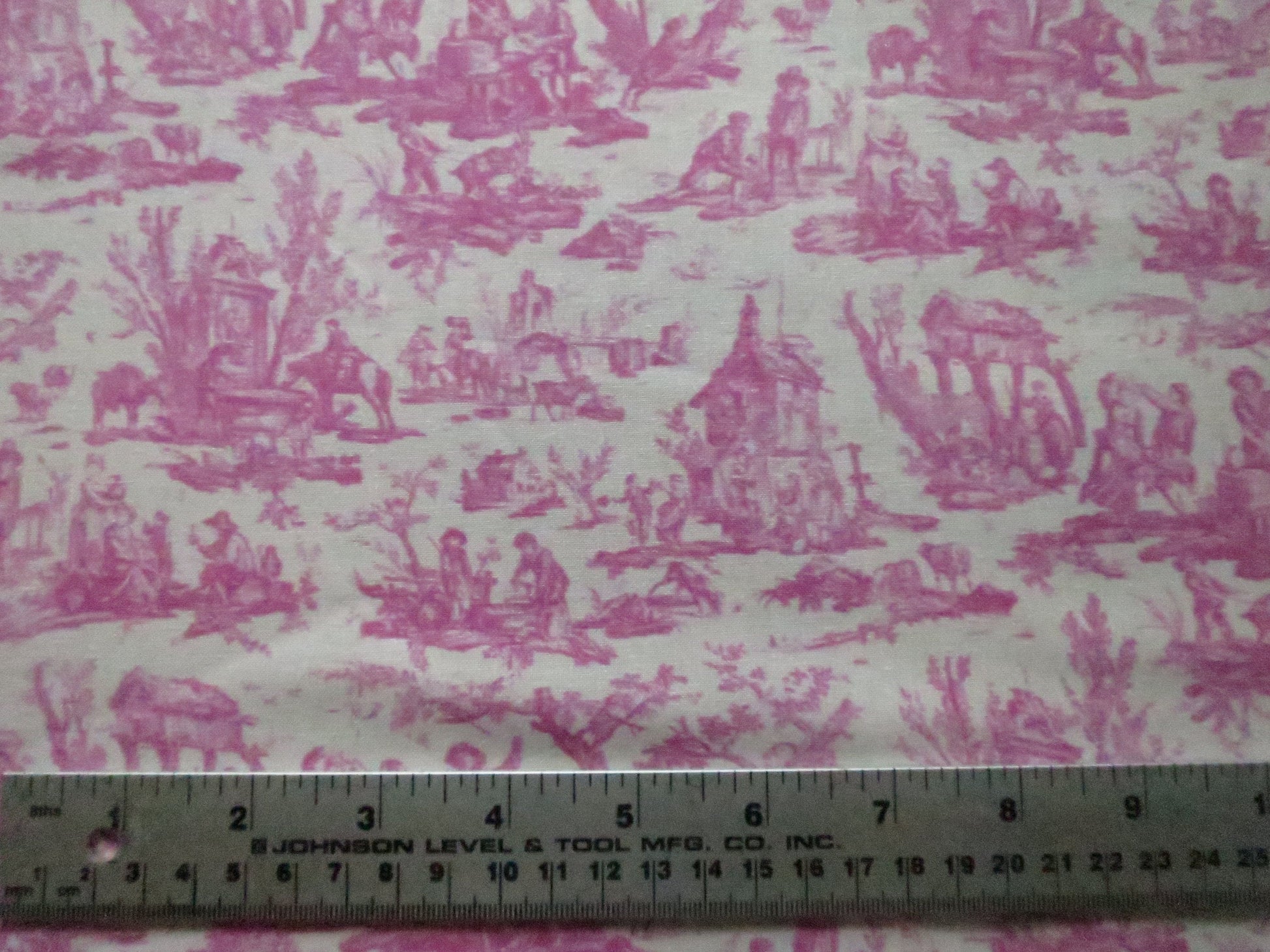 Sajou Fat Quarter Pink Miniature l'Abreuvoir - Toile du Jouy- The Drinking Trough