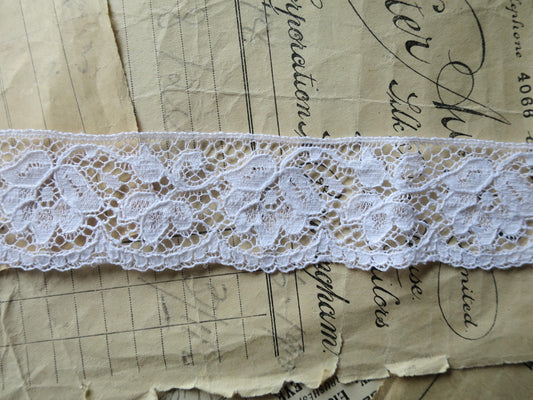 White English Nottingham Lace- Scalloped Raised Floral Guipure- 3.5 cm