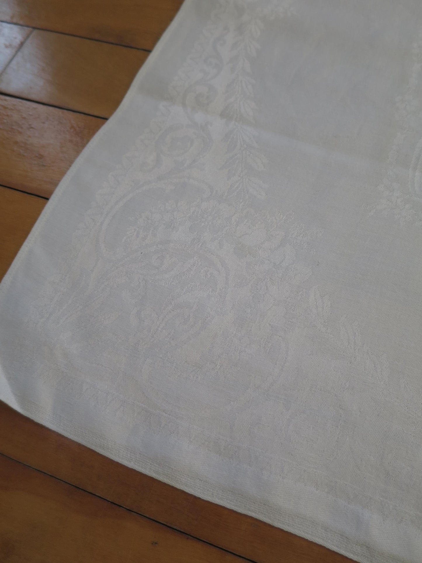 10 Vintage Irish Linen Damask Napkins- Provenance