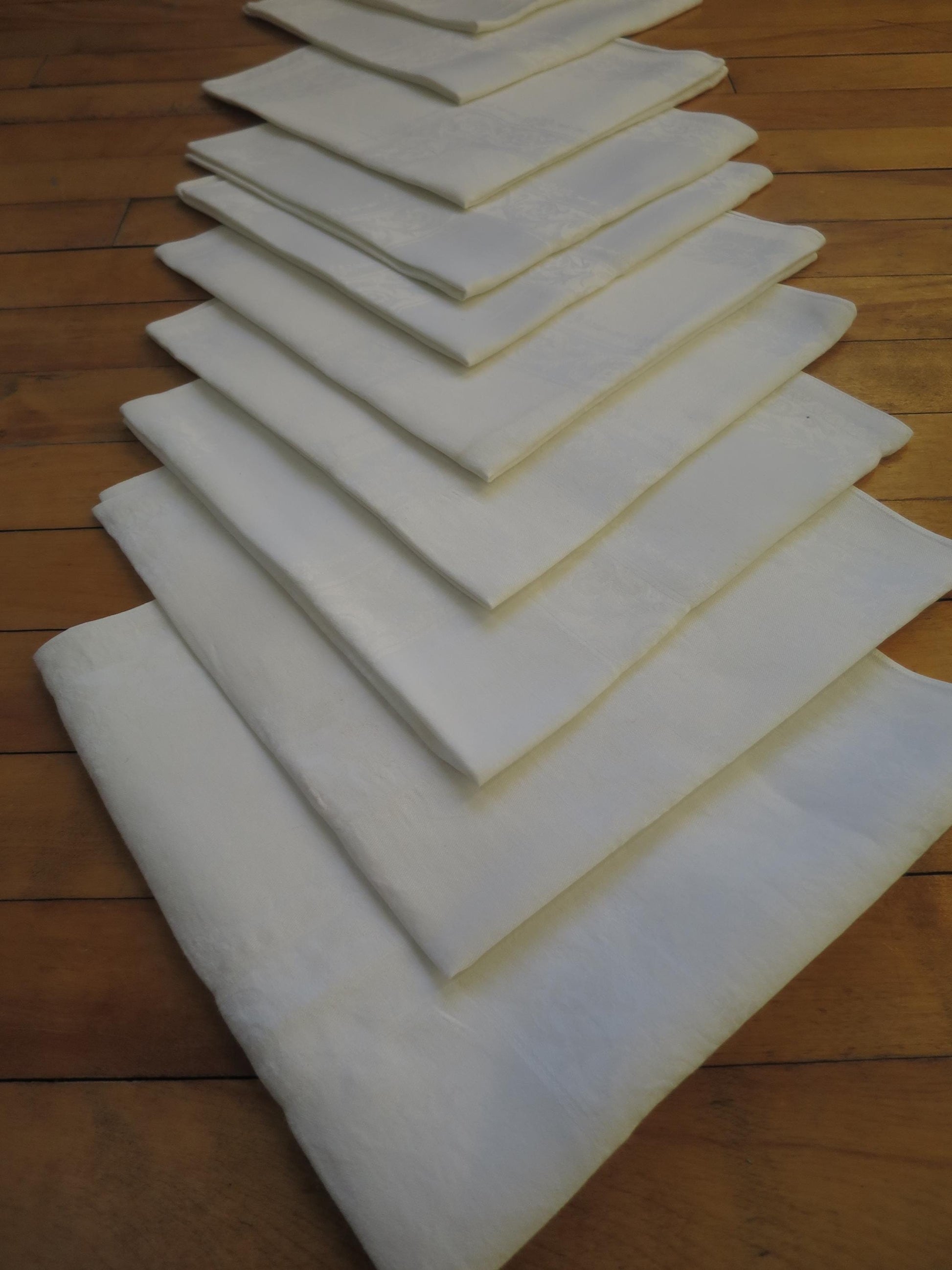 10 Vintage Irish Linen Damask Napkins- Provenance