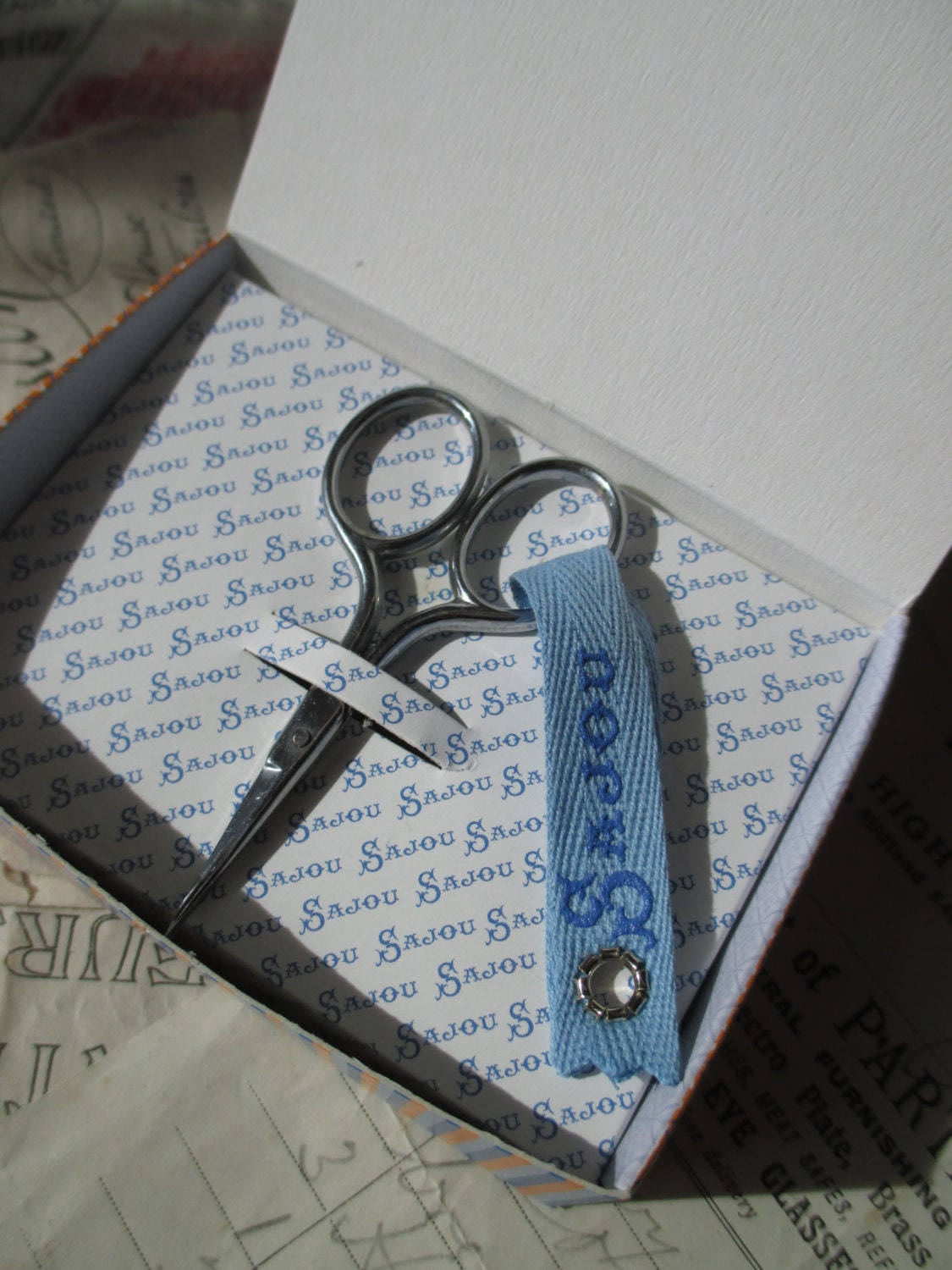 Sajou Charmes Miniature Sewing Kit Embroidery Scissors