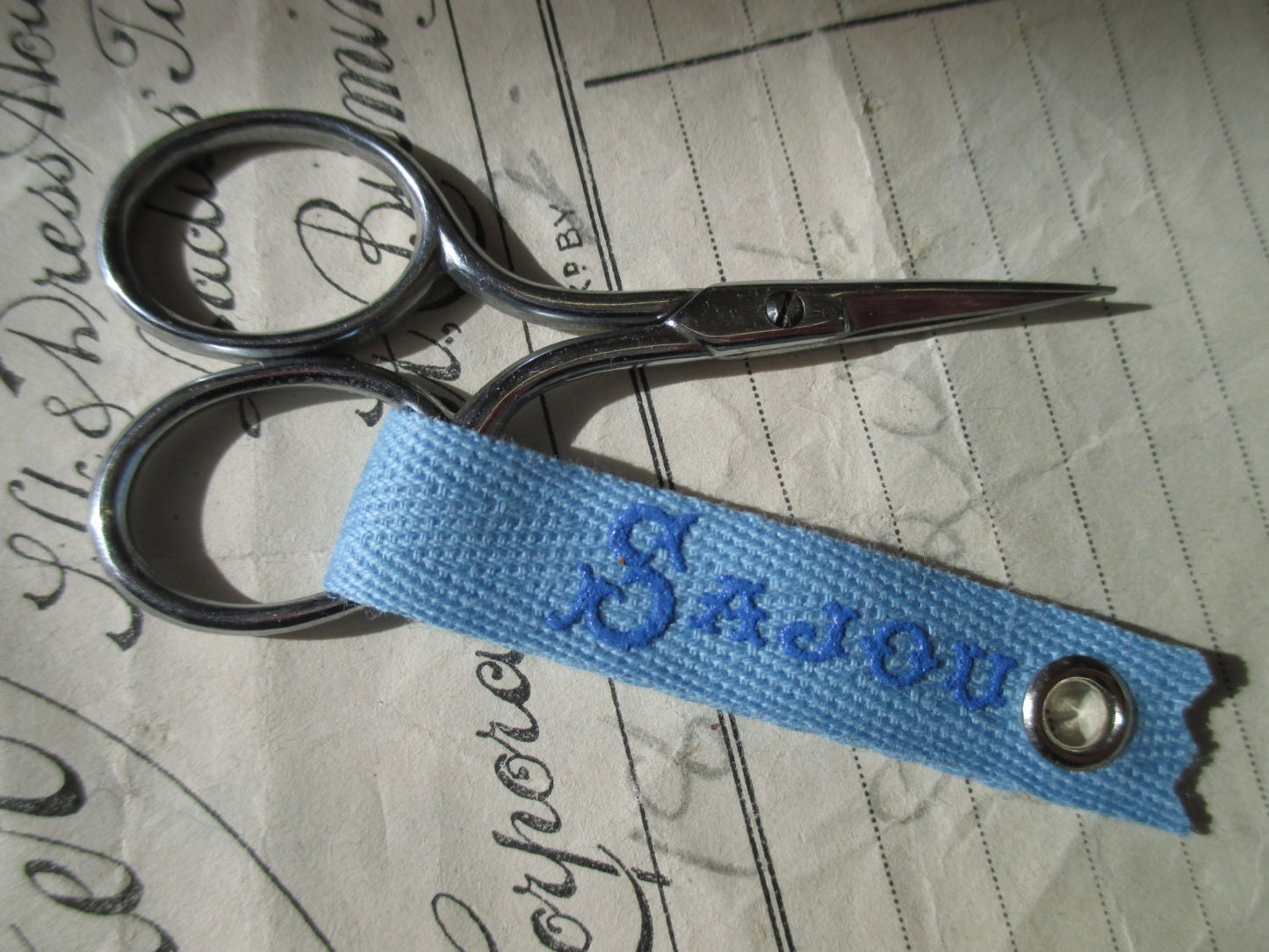 Sajou Charmes Miniature Sewing Kit Embroidery Scissors