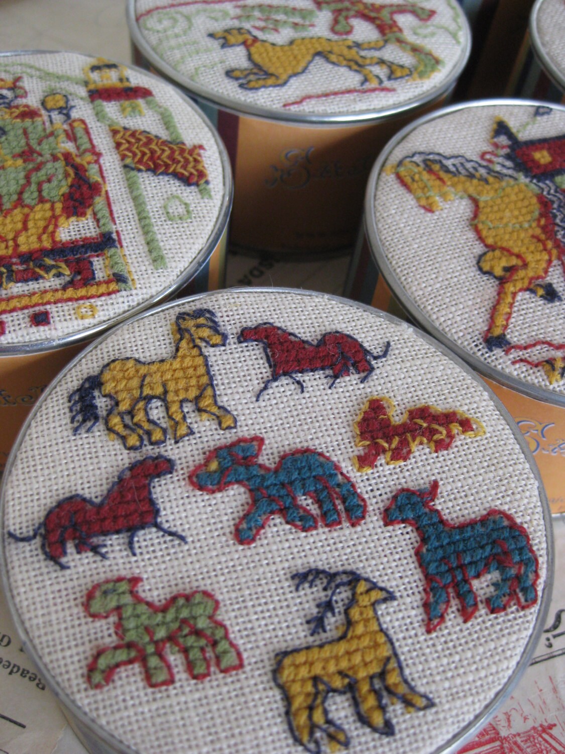 Sajou Museum & Heritage Bayeux Tapestry Cross Stitch Embroidery Kit- Bayeux Animals Pot