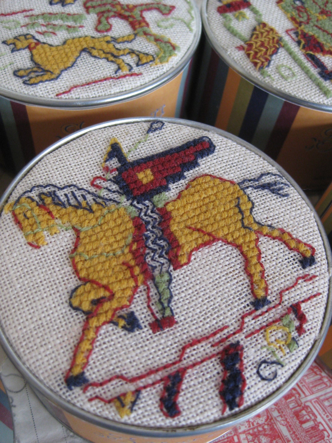 Sajou Museum & Heritage Bayeux Tapestry Cross Stitch Embroidery Kit- Norman Knight Pot