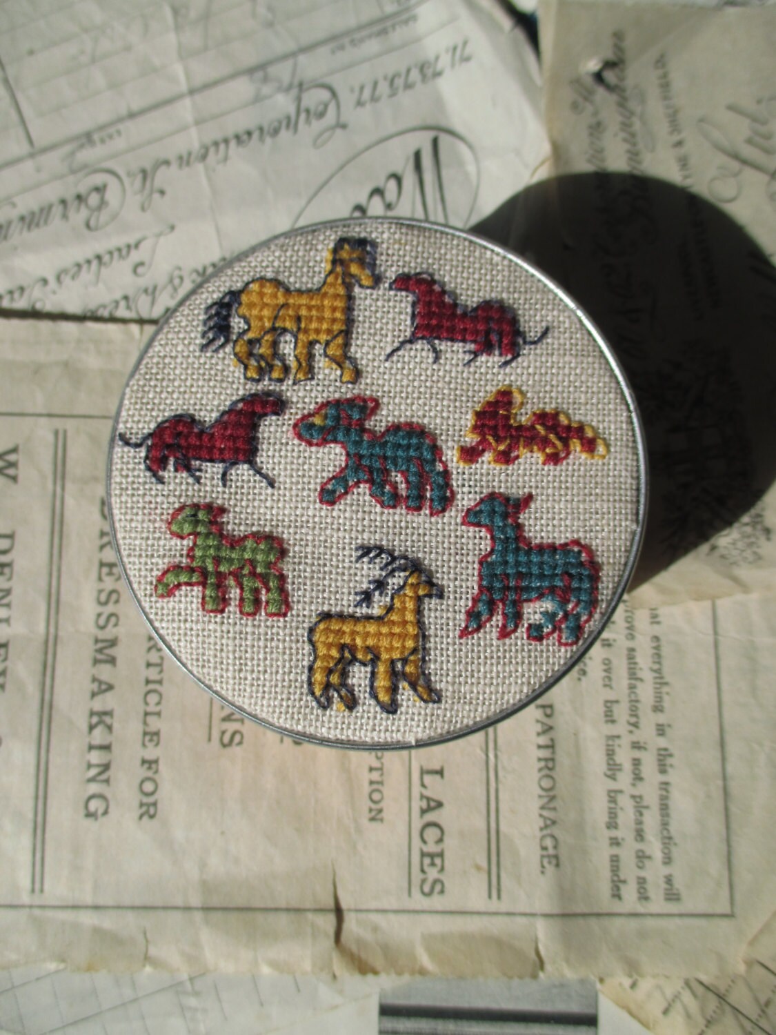 Sajou Museum & Heritage Bayeux Tapestry Cross Stitch Embroidery Kit- Bayeux Animals Pot