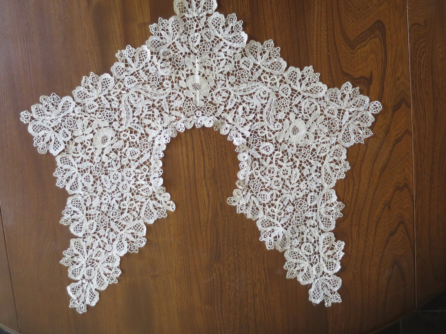 Intricate Antique Hand Worked Honiton Bobbin Lace Collar- 1840's