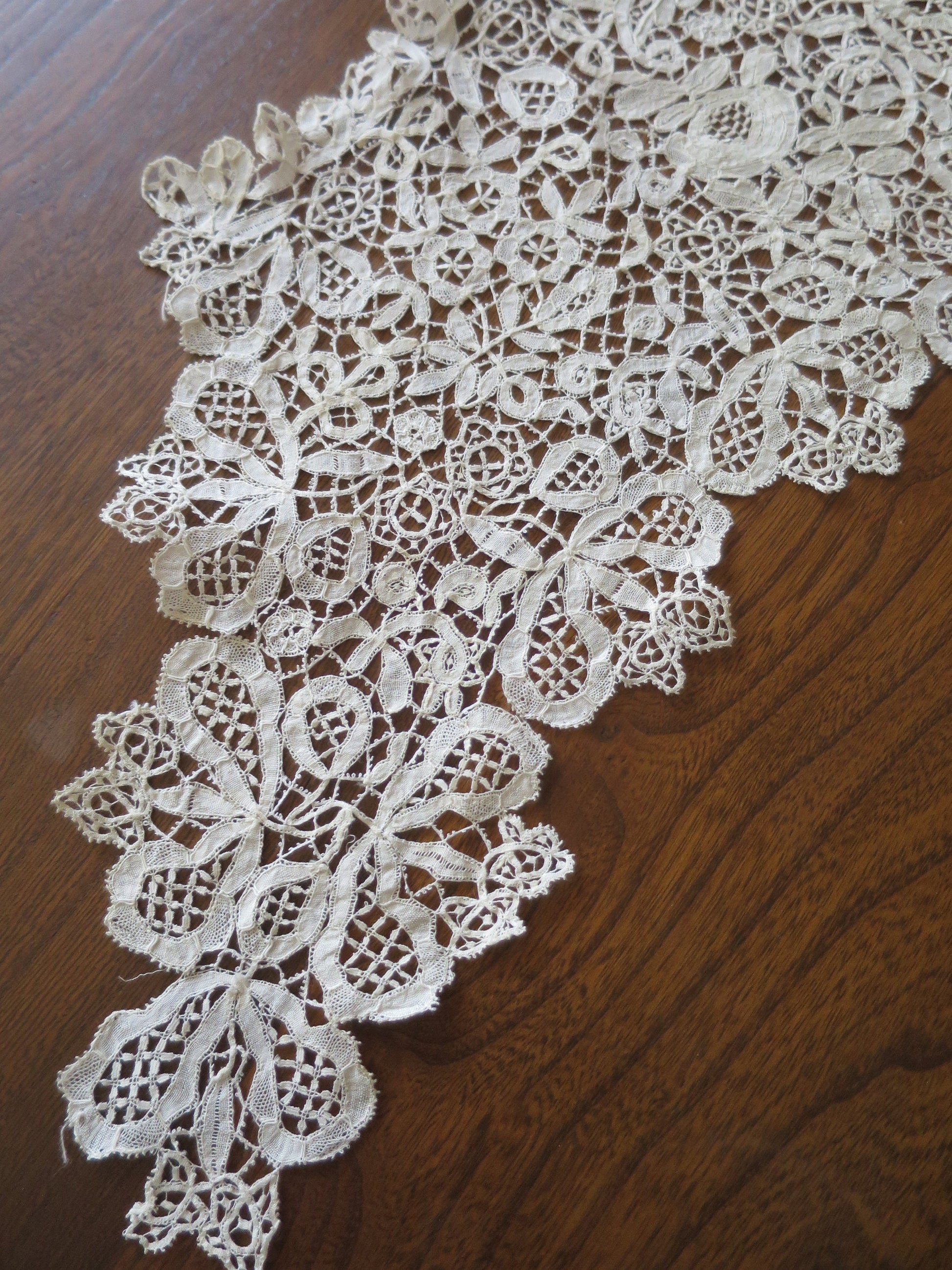 Intricate Antique Hand Worked Honiton Bobbin Lace Collar- 1840's